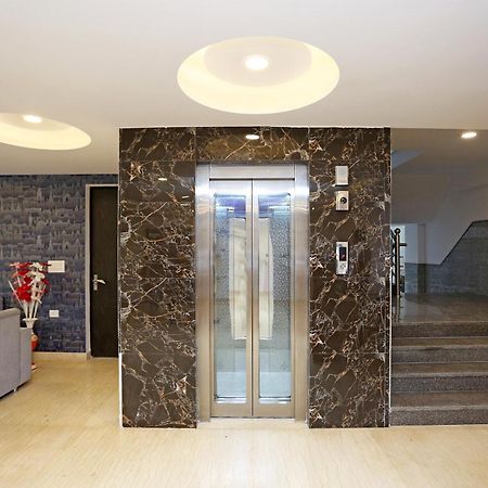 Hotel O M Suites New Delhi Luaran gambar