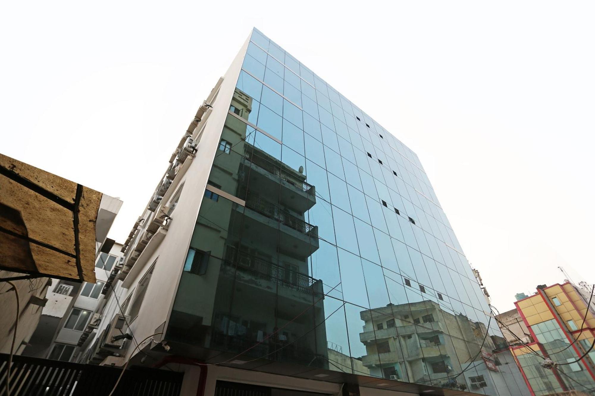 Hotel O M Suites New Delhi Luaran gambar